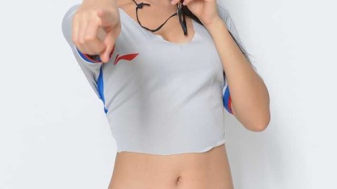 辽篮主场惊现最美风景线，篮球宝贝跨界化身专业裁判引爆全场