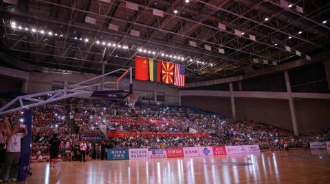 手机星河照亮加时奇迹——回溯2016年株洲那场停电不停爱的篮球夜