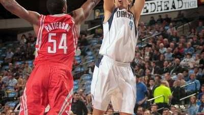 火箭VS老鹰2004赛季三番战：姚明巅峰期的冰火两重天