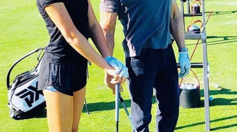 绿茵场上的父女情深史泰龙与爱女的高尔夫时光