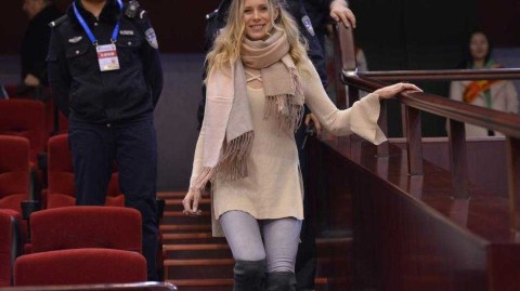 立陶宛高塔的铁血柔情：莫泰女友现场助阵，闪耀齐鲁体育馆