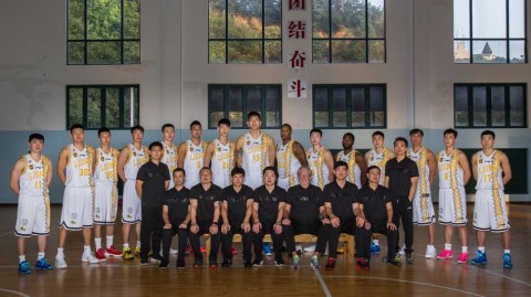 青春风暴与老将灵魂：回忆2015-16赛季浙江广厦男篮的激情岁月