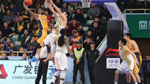 胡金秋狂揽三十七分创生涯新高 广厦主场大胜山西豪取三连胜