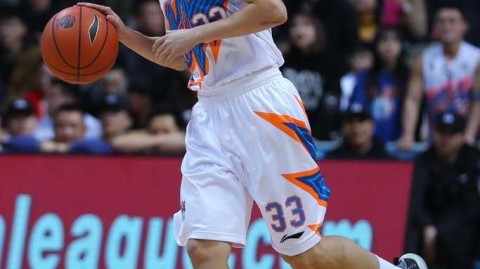 京沪生死战：王骁辉绝命三分刺穿上海，北京男篮逆境扳回一城