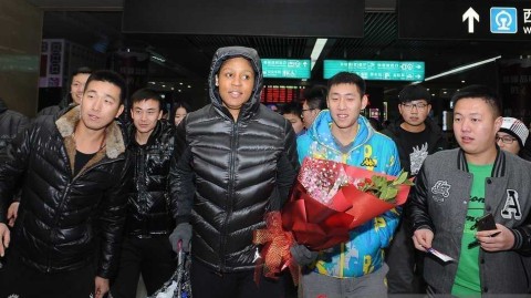 “不败女王”玛雅·摩尔王者归来，太原南站点燃山西球迷冬日激情