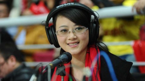 CBA赛场另一道风景线 美女解说员演绎温柔与力量