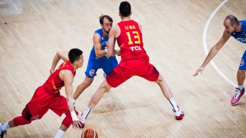 男篮欧洲拉练惨负意大利 残阵首节迷失暴露最大隐患