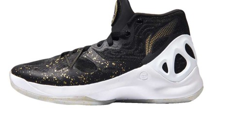 疆耀九州：回眸新疆飞虎首夺CBA总冠军的荣耀战袍与征尘