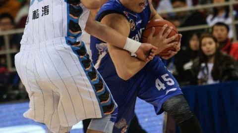 京城铁骑主场降龙 老马里程碑之夜战旧友