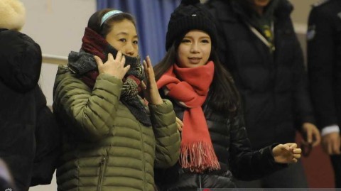 温情瞬间：郭艾伦女友与父母现场见证辽宁队关键战役