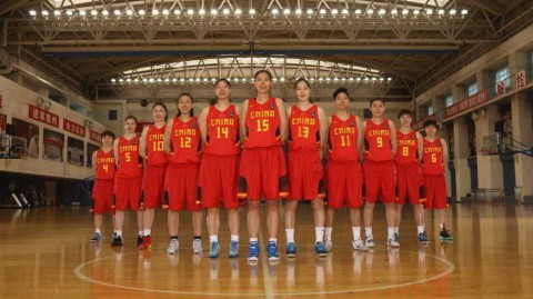 中国女篮里约前夜英姿飒爽 铿锵玫瑰闪耀V字矩阵