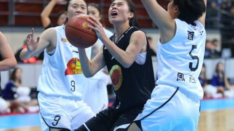 北京首钢女篮主场三十五分大胜山东 卫冕冠军渐入佳境展现实力