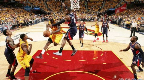 骑士vs老鹰G3三分雨抢赛点 弗莱27分奇兵