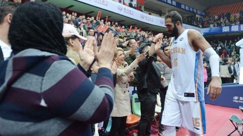 哈达迪神勇准三双 四川主场攻克齐鲁劲旅