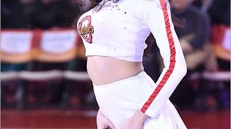 首爾學生體育館的熱力火花 韓國籃球寶貝的魅惑舞姿