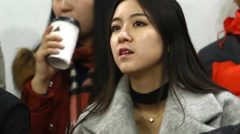 第八轮北控主场惊现明星脸——美女球迷神似邓紫棋