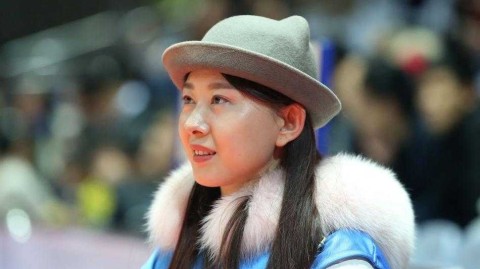 硝烟未起，目光已至：宁波寒夜里的篮球温度与场边倩影