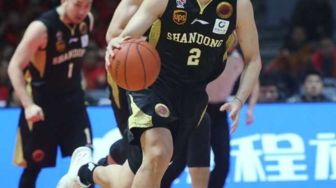 齐鲁内线双塔轰鸣，八一主场遗憾落败