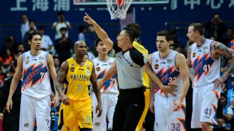 🔥京沪大战火药味十足！寂寞大神与马布里针锋相对互喷垃圾话