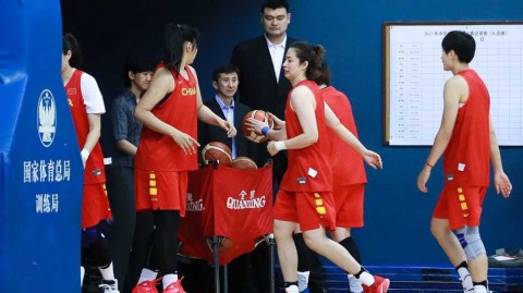 姚明督战女篮首训，许利民挂帅重塑玫瑰铿锵魂