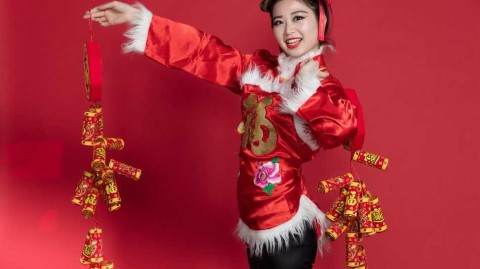 民俗霓裳舞新春 篮球宝贝赛场绽放中国风