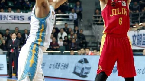 CBA第12轮激战：福建主场火力全开大胜吉林，王哲林哈里斯联手导演进攻盛宴