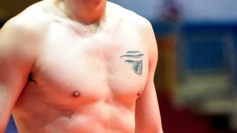 川军练兵纹身猛将成焦点 青春风暴中老将坚守