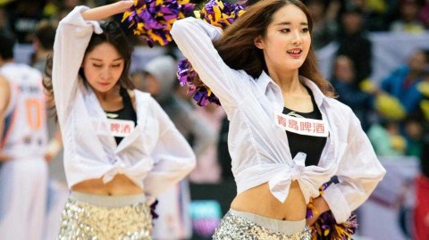 CBA赛场上的律动精灵：啦啦队文化与激情的完美交融
