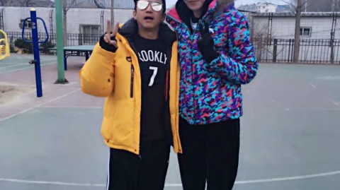 女篮颜值担当许诺约战邓超俞白眉 球场秒变粉丝见面会