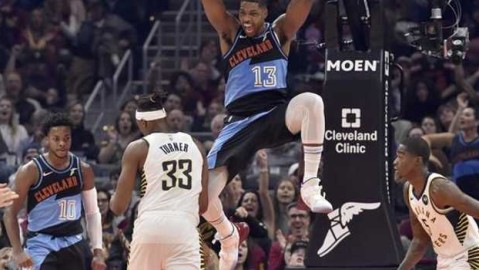 特里斯坦·汤普森与乐福内线篮板对决见证骑士内线碾压大胜