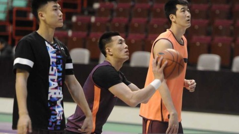 辽篮众将英姿勃发 主场力克新疆豪取关键胜利