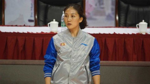 赛场边的别样风景线：记录WCBA的瞬间闪光