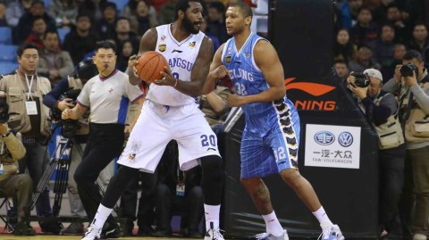 京苏大战风云录：奥登篮下称霸，老马血染赛场