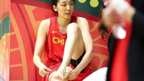 印度备战显从容女篮队员展轻松心态