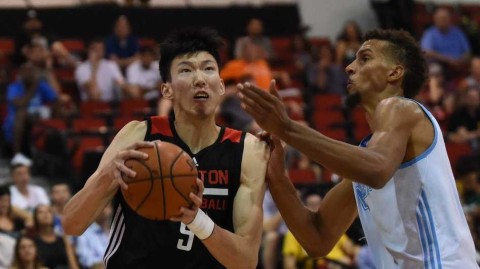 周琦夏季联赛首秀惊艳 大魔王开启NBA逐梦征程