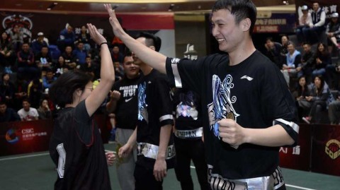 冠军归蜀忆辉煌，四川男篮与球迷春日重聚