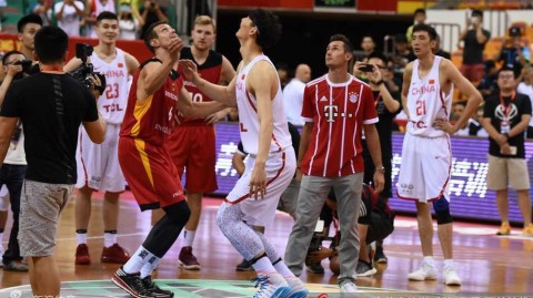 世界杯传奇“K神”跨界助阵斯坦科维奇杯 为男篮中德战开球