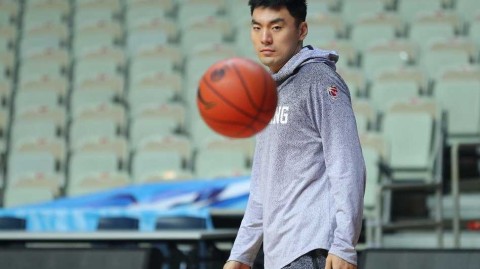 辽篮备战显轻松，郭艾伦笑迎关键战役