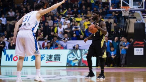 季后赛烽火连天，苏鲁大战演绎篮球史诗篇章