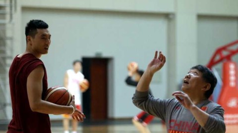 挥汗如雨只为里约 直击中国男篮集训众生相