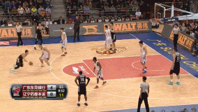 辽粤大战经典瞬间：郭艾伦穿针引线，阿联暴扣难救主