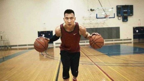 特训铸就巅峰：易建联夏日汗水的力量