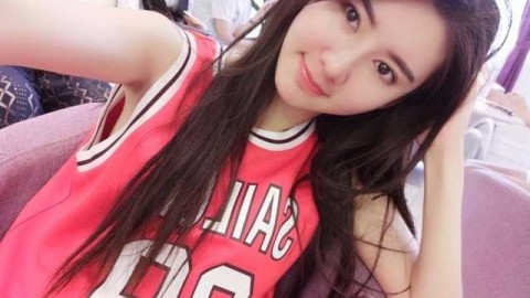 窈窕搏击宝贝萌萌：篮球场上的活力风景线