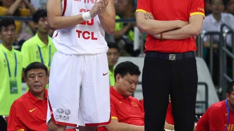 杜锋执教首秀遇内线双塔发威，蓝队群星闪耀赛场