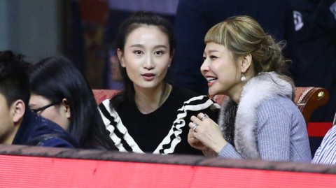 疆粤大战烽烟起：总决赛场边的温柔力量