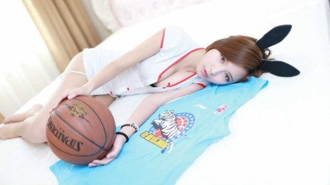 新疆男篮背后的靓丽风景线 啦啦宝贝演绎活力与激情