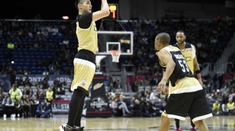 逐梦多伦多：吴亦凡名人赛首秀闪耀，篮板拼劲铸就经典一战