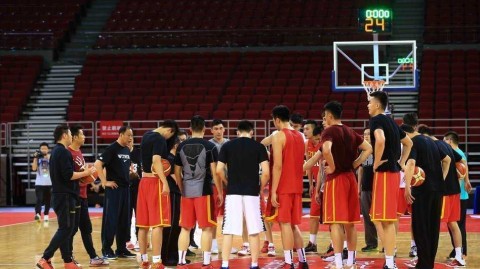 宫鲁鸣挂帅高原磨利剑 中国男篮全力冲刺里约奥运