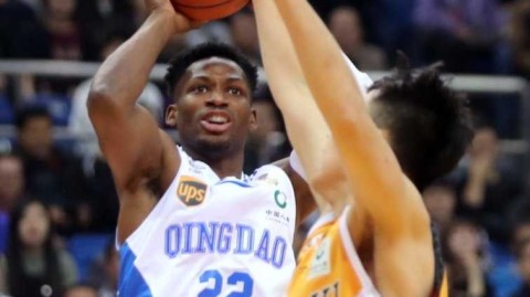 “钻石”斯科拉闪耀齐鲁，山西男篮客场大胜青岛