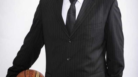 铁汉柔情：篮球中锋买尔丹与新疆未婚妻的甜蜜婚礼前奏